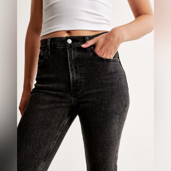Abercrombie & Fitch The Mom High Rise Jean - Picture 5 of 16